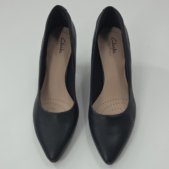 Classic Black Women's Pumps - Picture 10 of 16